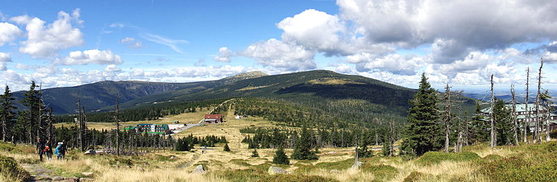 File:Przełęcz Karkonoska - panorama.jpg