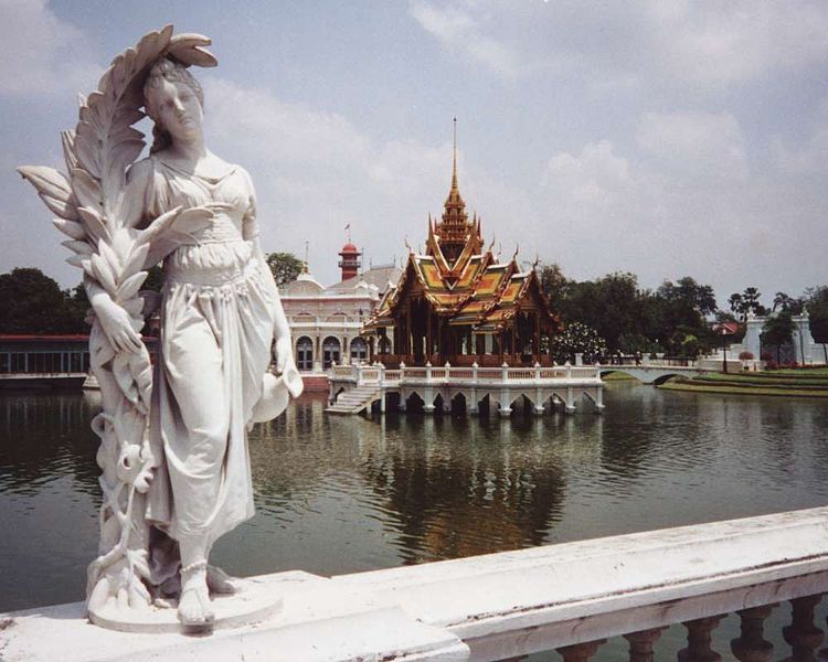File:Bang Pa In - Aisawan Thipphaya-at Pavilon.jpg