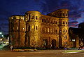 Trier Porta Nigra BW 4.JPG