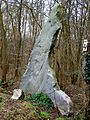 04 Bellefontaine (95) 29.01.2011 Menhir 'La Pierre Longue' ou 'Pierre Saint-Martin', cassé.jpg