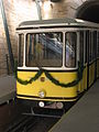 051030-Standseilbahn-Dresden-WagenInTalstation.jpg