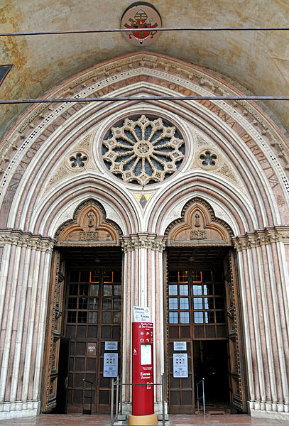 File:" Assisi " 0007.jpg