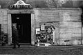 Asti shop front ‘Sale Tabacchi’ (ijs November 2001).jpg
