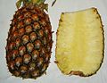 Split ananas cropped.jpg