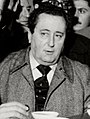 (Cabanillas) Adolfo Suárez junto a Pío Cabanillas, ministro de Cultura, en una tasca de Orense durante la campaña de UCD en las elecciones generales de 1 de marzo de 1979 (cropped).jpeg