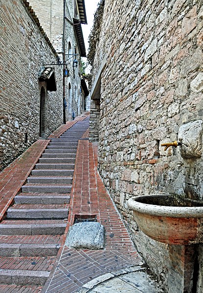 File:" Assisi " 0011.jpg