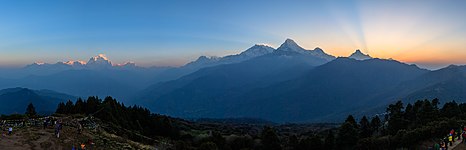 Panorama from poonhill-2019-BJ.jpg