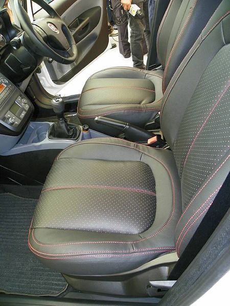 File:" 10 - fiat punto india - sedili.jpg